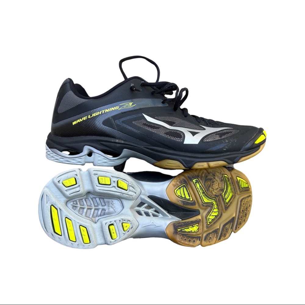Mizuno Wave Lighting Z3 Size 9.5 US